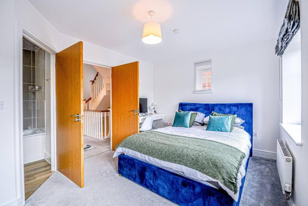 Entire House Sleeps 8 Near The River Thames Мейденхед Экстерьер фото