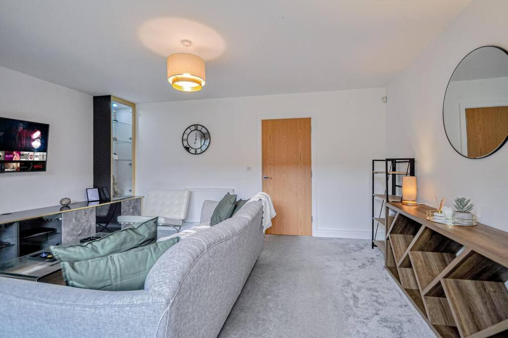 Entire House Sleeps 8 Near The River Thames Мейденхед Экстерьер фото
